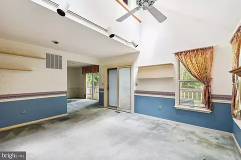 Living - 1513 Ritchie Ln, Annapolis, MD 21401 photo 3 of 3