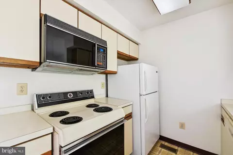 Kitchen - 1513 Ritchie Ln, Annapolis, MD 21401 photo 3 of 4
