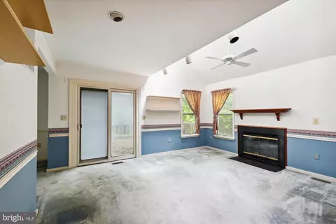 Living - 1513 Ritchie Ln, Annapolis, MD 21401 photo 1 of 3