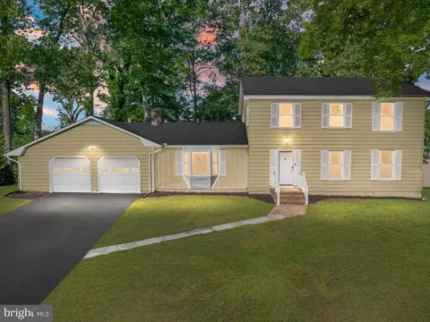 1213 Overview Dr, Pasadena, MD 21122