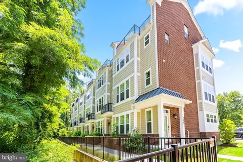 906 Joseph Johnson Dr, Annapolis, MD 21401