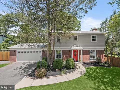 512 Camelot Ct, Odenton, MD 21113