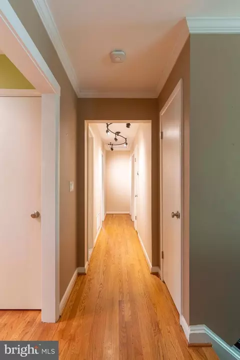 Entry Way - 1012 Harbor Dr, Annapolis, MD 21403 photo 1 of 3