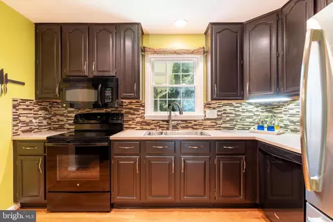 Kitchen - 1012 Harbor Dr, Annapolis, MD 21403 photo 1 of 3