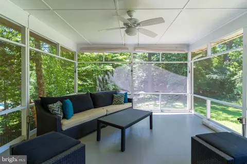 Exterior - 1012 Harbor Dr, Annapolis, MD 21403 photo 1 of 5