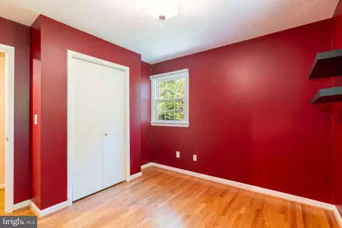 Bedroom - 1012 Harbor Dr, Annapolis, MD 21403 photo 5 of 7