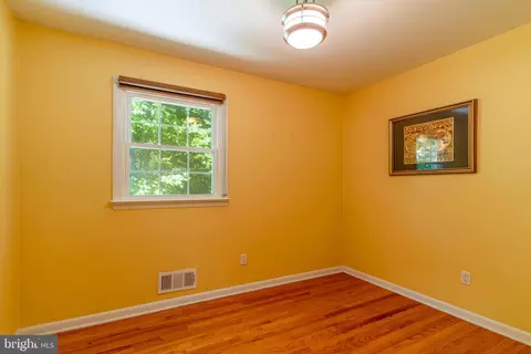 Bedroom - 1012 Harbor Dr, Annapolis, MD 21403 photo 7 of 7