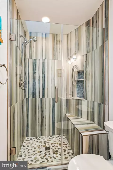 Bath - 8084 Belhaven Ave, Pasadena, MD 21122 photo 3 of 3