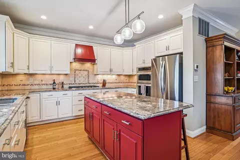 Kitchen - 8084 Belhaven Ave, Pasadena, MD 21122 photo 1 of 5