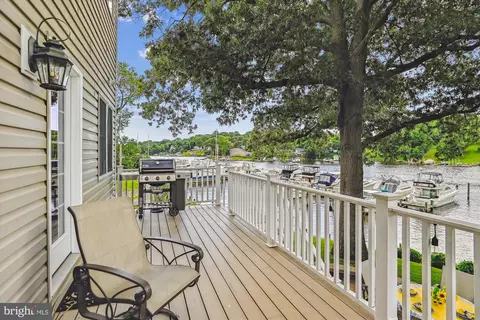 Exterior - 8084 Belhaven Ave, Pasadena, MD 21122 photo 6 of 16
