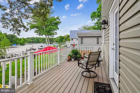 Exterior - 8084 Belhaven Ave, Pasadena, MD 21122 photo 5 of 16
