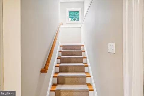 Entry Way - 8084 Belhaven Ave, Pasadena, MD 21122 photo 6 of 6