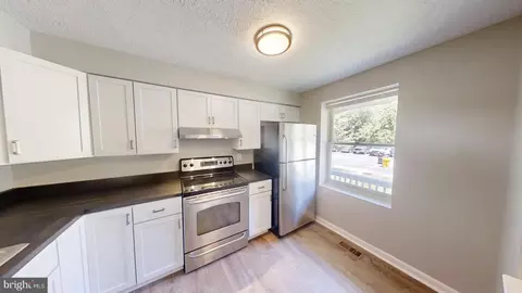 7908 Wellesley Ct, Pasadena, MD 21122 photo 6