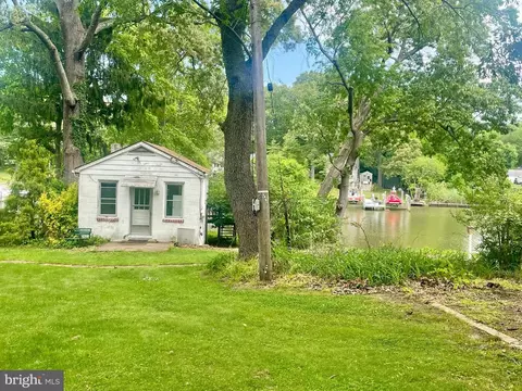 471 New York Ave, Pasadena, MD 21122