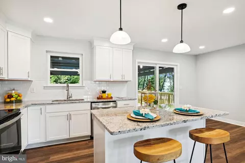Kitchen - 1985 Gooseneck Rd, Pasadena, MD 21122 photo 1 of 3