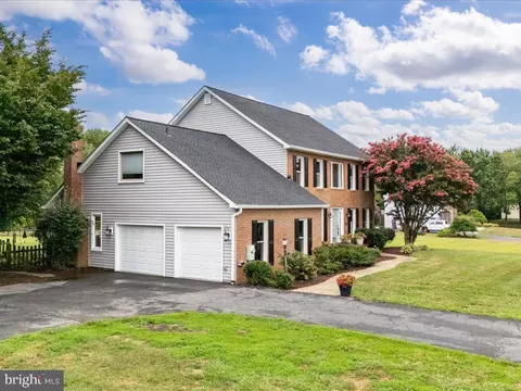 Exterior - 1877 Cherry Rd, Annapolis, MD 21409 photo 13 of 15