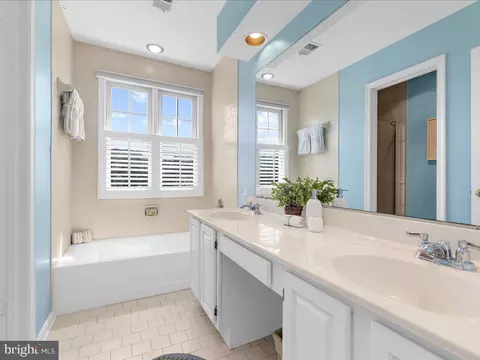 Bath - 1877 Cherry Rd, Annapolis, MD 21409 photo 4 of 5
