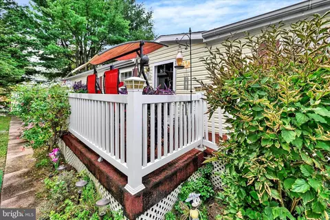 180 Chesapeake Mobile Ct, Hanover, MD 21076 photo 2
