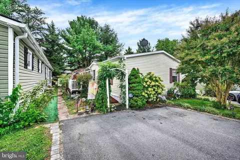 180 Chesapeake Mobile Ct, Hanover, MD 21076 photo 3