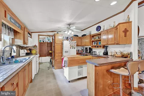 180 Chesapeake Mobile Ct, Hanover, MD 21076 photo 15
