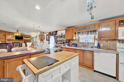 180 Chesapeake Mobile Ct, Hanover, MD 21076 photo 17