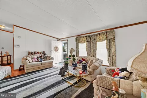 180 Chesapeake Mobile Ct, Hanover, MD 21076 photo 5
