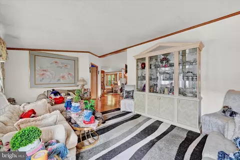 180 Chesapeake Mobile Ct, Hanover, MD 21076 photo 6