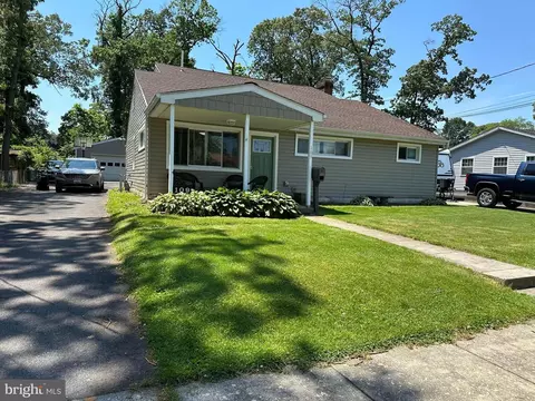 109 Saint James Dr, Glen Burnie, MD 21061