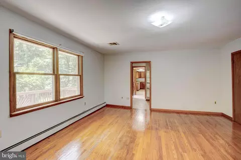 Living - 8191 Old Mill Rd, Pasadena, MD 21122 photo 6 of 7