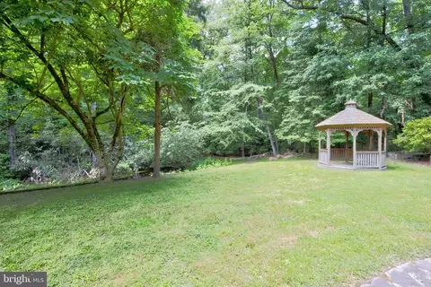 Exterior - 8191 Old Mill Rd, Pasadena, MD 21122 photo 8 of 10
