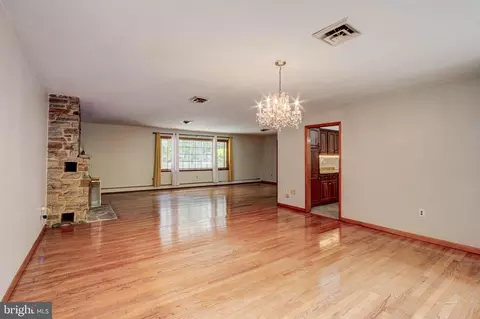 Living - 8191 Old Mill Rd, Pasadena, MD 21122 photo 4 of 7