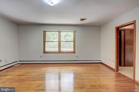 Living - 8191 Old Mill Rd, Pasadena, MD 21122 photo 7 of 7