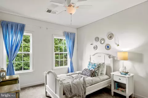 Bedroom - 704 Great Heron Dr, Edgewater, MD 21037 photo 4 of 7