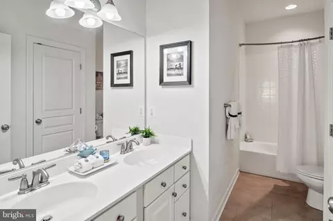 Bath - 704 Great Heron Dr, Edgewater, MD 21037 photo 4 of 4