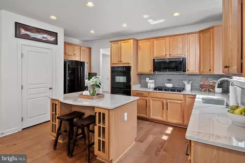Kitchen - 704 Great Heron Dr, Edgewater, MD 21037 photo 2 of 3