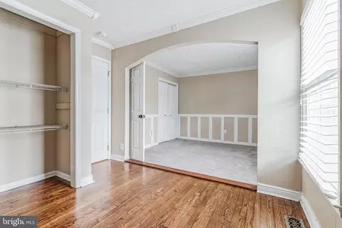 Entry Way - 8037 Escalon Ave, Pasadena, MD 21122 photo 4 of 5