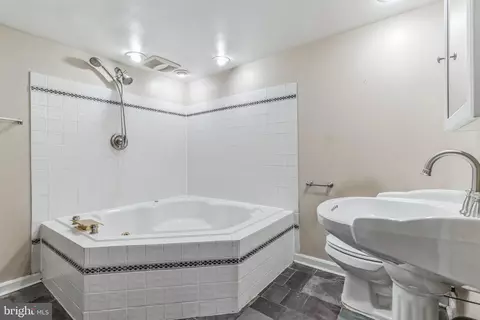 Bath - 8037 Escalon Ave, Pasadena, MD 21122 photo 1 of 2
