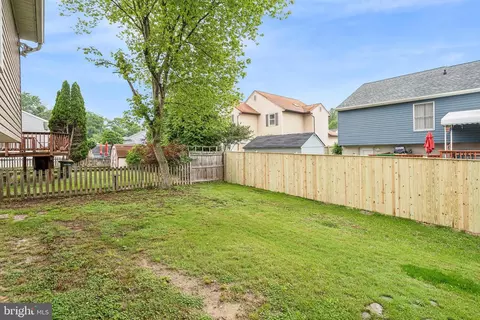 Exterior - 8037 Escalon Ave, Pasadena, MD 21122 photo 3 of 3