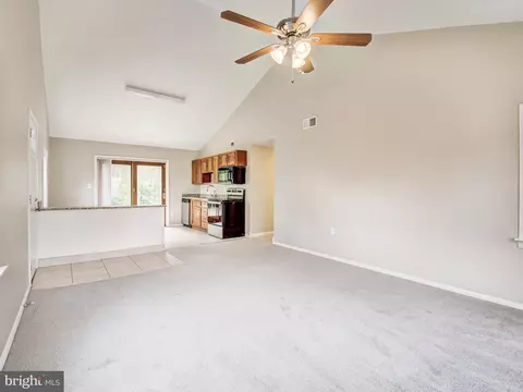 Living - 308 Beach Ave, Pasadena, MD 21122 photo 10 of 11
