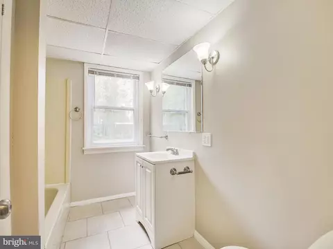 Bath - 308 Beach Ave, Pasadena, MD 21122 photo 3 of 4