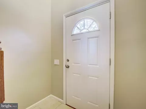 Entry Way - 308 Beach Ave, Pasadena, MD 21122 photo 1 of 9