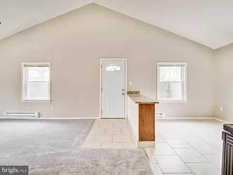 Entry Way - 308 Beach Ave, Pasadena, MD 21122 photo 8 of 9
