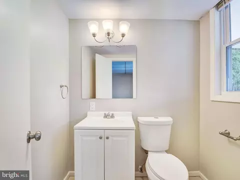 Bath - 308 Beach Ave, Pasadena, MD 21122 photo 2 of 4