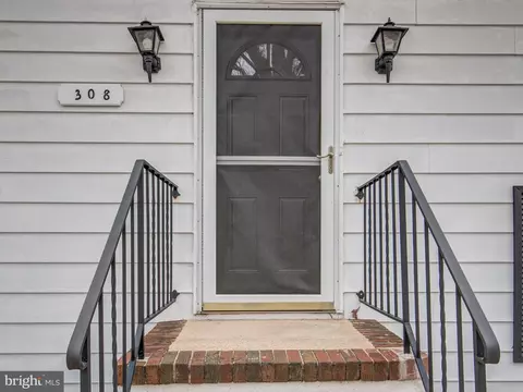 Exterior - 308 Beach Ave, Pasadena, MD 21122 photo 3 of 5