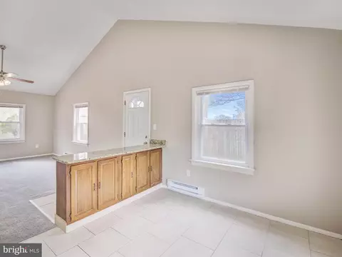 Entry Way - 308 Beach Ave, Pasadena, MD 21122 photo 9 of 9
