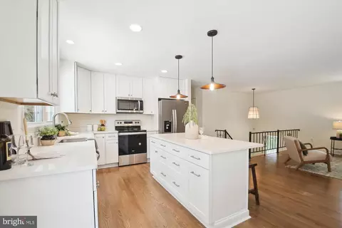 1609 Chestnut Dr, Severn, MD 21144 photo 4