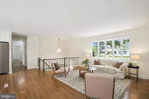 1609 Chestnut Dr, Severn, MD 21144 photo 8
