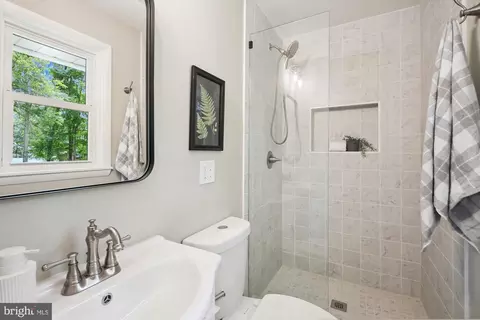 1609 Chestnut Dr, Severn, MD 21144 photo 15