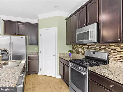 7912 Lupine Ct, Pasadena, MD 21122 photo 5