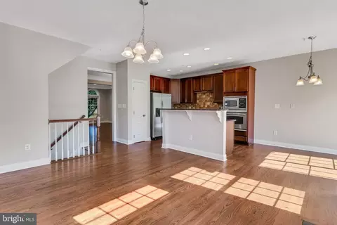 2106 Split Creek Ln, Hanover, MD 21076 photo 11